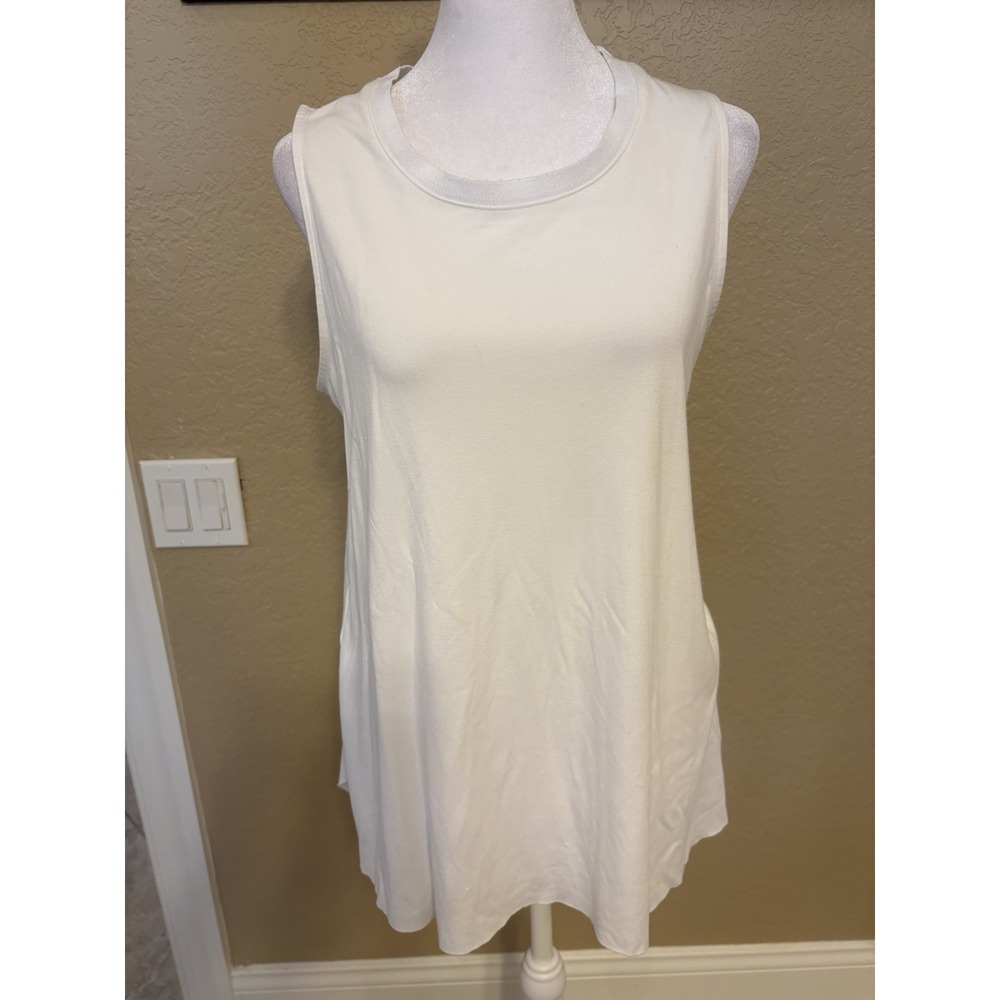Spanks Women's Perfect Length White Tunic Sleeveless‎ Tee, Medium